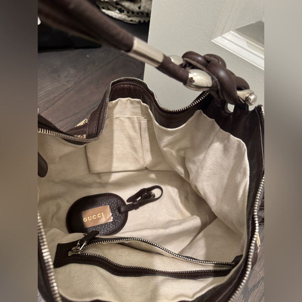 Classic Gucci logo Brown and Tan Women's Bag with tassel and brown leather trim - Picture 4 of 4